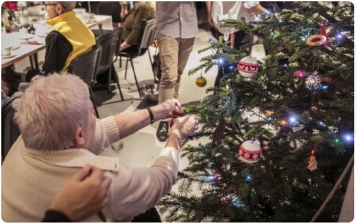 Wpis Magia Świąt trwa! Mokotowska Wigilia dla Seniorów zbiera 120% celu na Pomagam.pl! - miniaturka zdjęcia