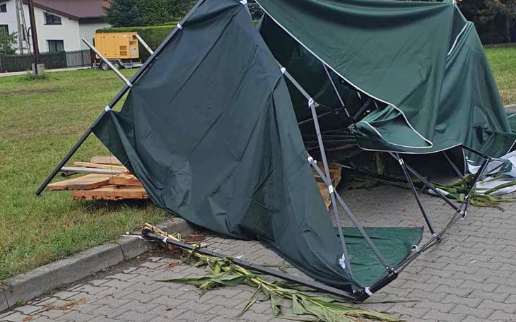 Zbiórka Uszkodzony Namiot Wystawowy - zdjęcie główne