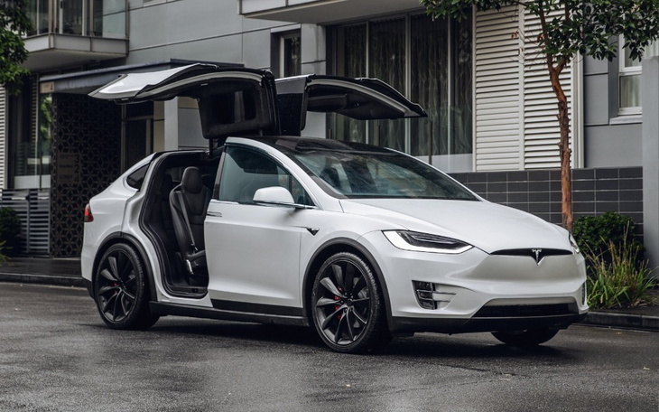 Zbiórka Na wymarzone auto 134 Tesla - zdjęcie główne