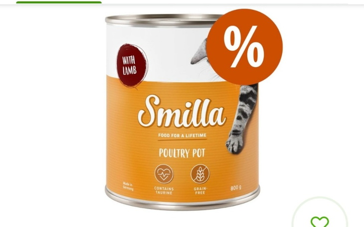 Puszka karmy dla kotów z oznaczeniem promocji.