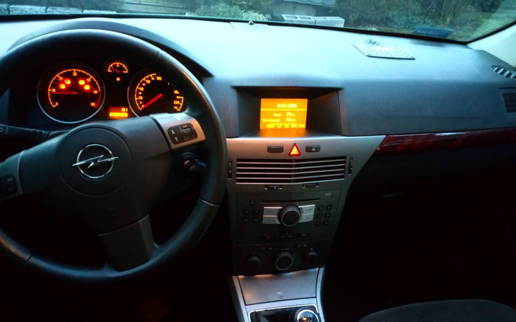 Zbiórka Przeczytaj udostępnij - - zdjęcie główne