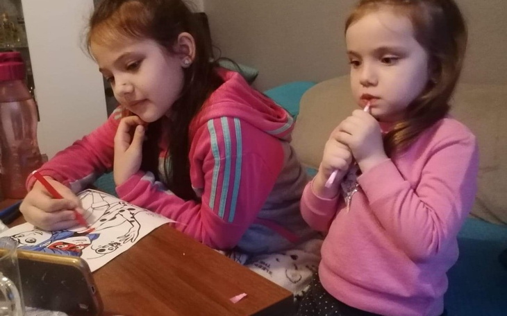 Zbiórka Matka i dwie córeczki - zdjęcie główne