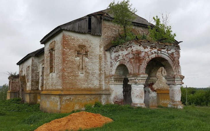 Zbiórka pomoc w opuszczonej świątyni - zdjęcie główne