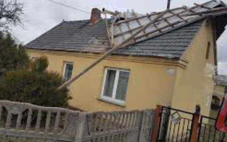 Zbiórka Na odbudowę dachu po wichurze - zdjęcie główne