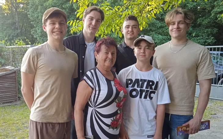 Zbiórka Zbieramy na telefon dla babci - zdjęcie główne