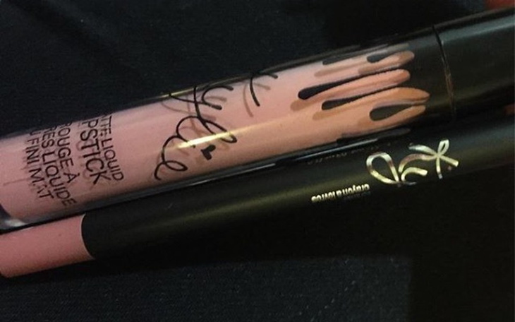 Zbiórka PREZENT dla PRZYJACIÓŁKI - zdjęcie główne