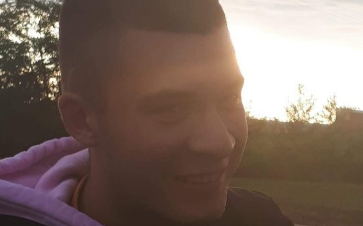 Zbiórka mikrofon dla karollo - zdjęcie główne