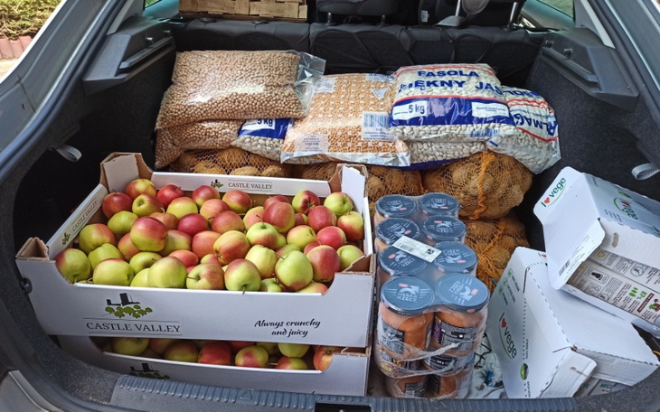 Zbiórka Jedzenie, woda i leki na Ukrainę - zdjęcie główne