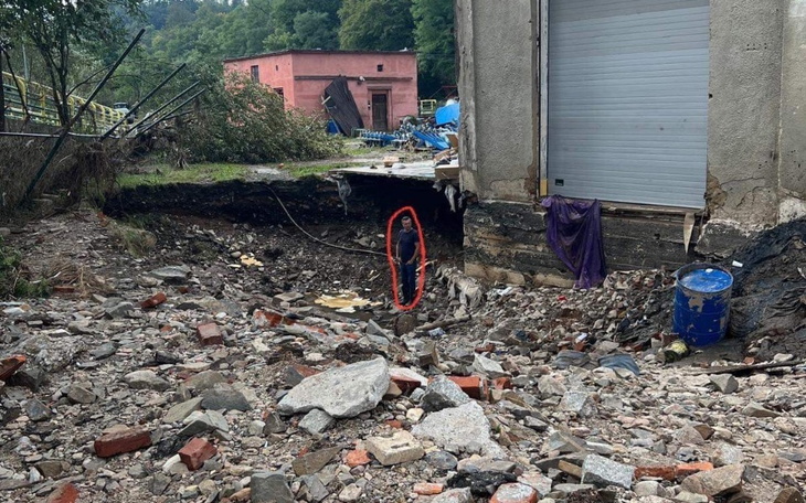 Zbiórka Pomoc na odbudowę fabryki - zdjęcie główne