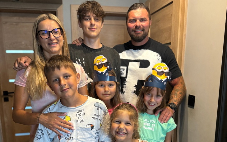 Dokument medyczny z informacjami o leczeniu szpitalnym.