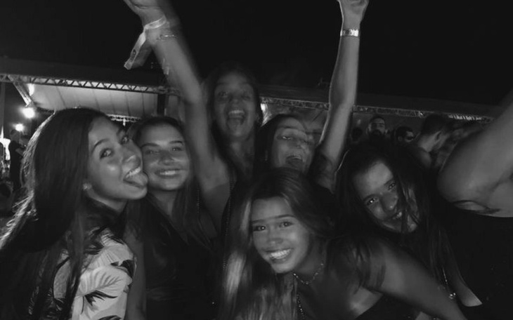 Zbiórka na życie melanżowe ze znajomymi - zdjęcie główne