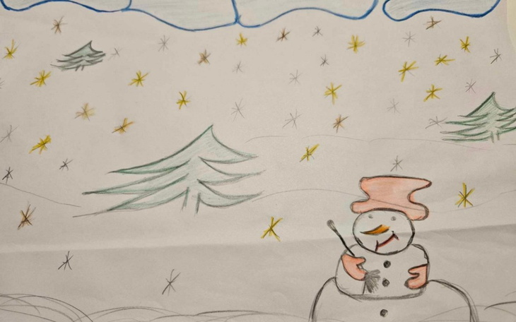 Rysunek bałwana w zimowym krajobrazie, kolorowy.