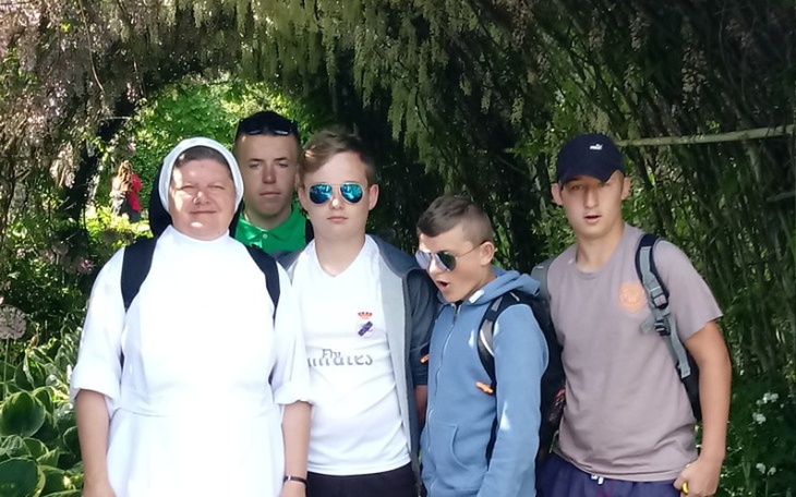 Zbiórka Pomoc młodzieży i dzieciom - zdjęcie główne