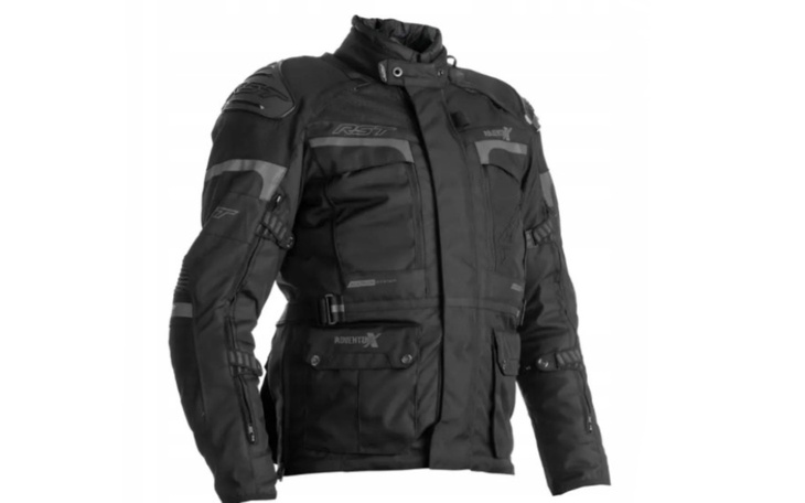 Czarna kurtka motocyklowa z elementami ochronnymi.