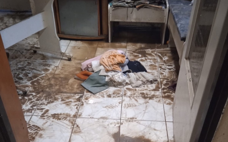 Zbiórka Starsze małżeństwo po powodzi - zdjęcie główne