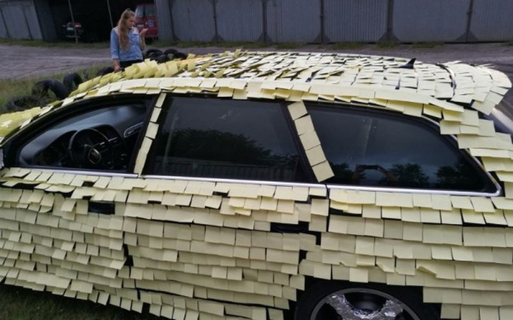 Zbiórka Obklejenie samochodu kartkami - zdjęcie główne