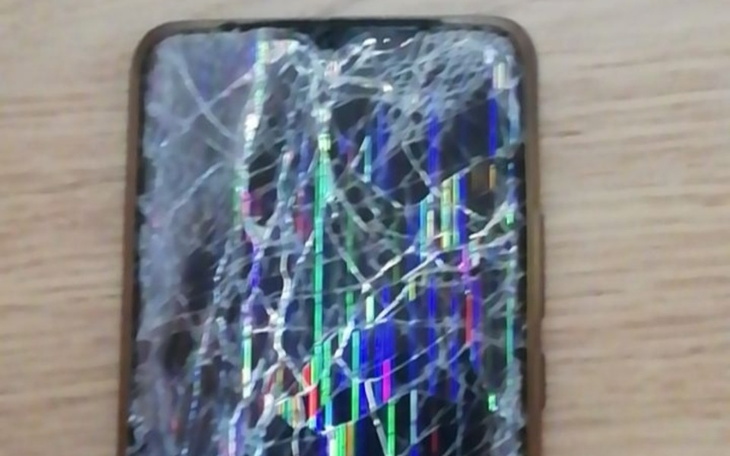 Zbiórka Na nowy telefon bo jestem biedna - zdjęcie główne