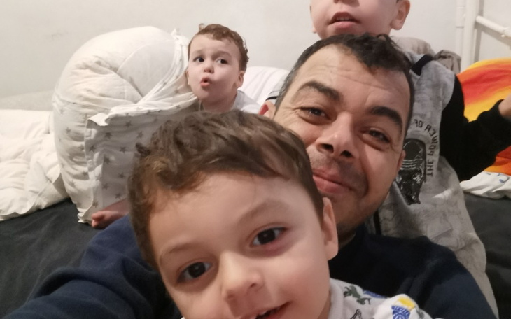 Zbiórka zasiłek rodzinny czworo dzieci - zdjęcie główne