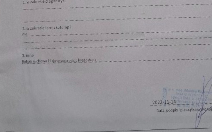 Pusty formularz medyczny, czekający na wypełnienie.