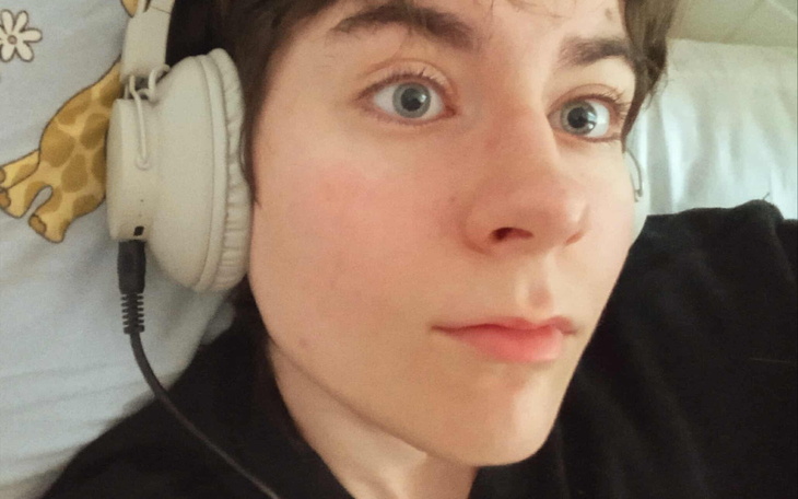 Rower najazdowy na rampie drewnianej, logo z napisem