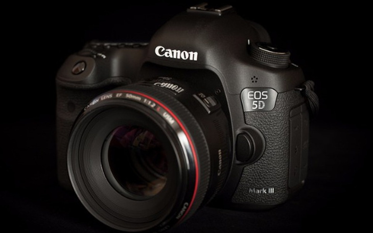 Zbiórka Profesjonalny aparat Canon - zdjęcie główne