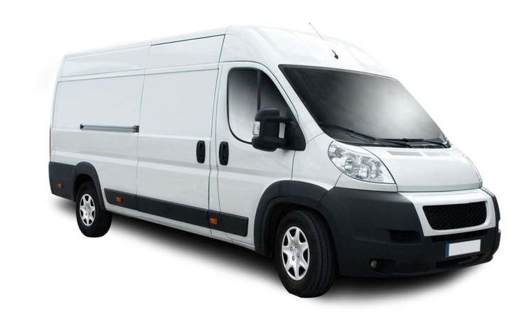 Biały van dostawczy na białym tle.