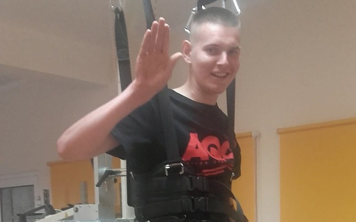 Zbiórka Pomóż mi stanąć na nogi - Łukasz - zdjęcie główne