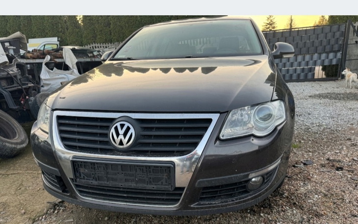 Zbiórka Na nowy, rodzinny, samochód lub - zdjęcie główne