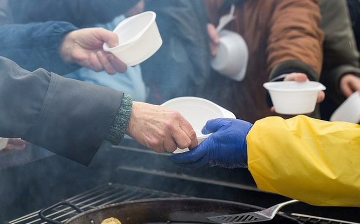 Zbiórka Pomóżmy głodnym i potrzebującym - zdjęcie główne