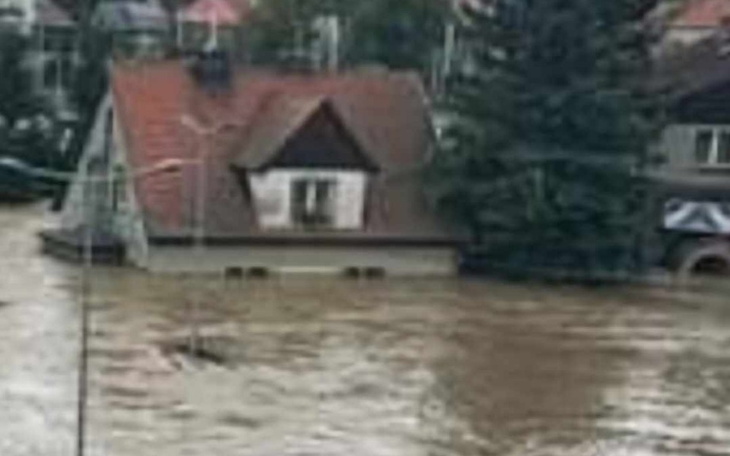 Zbiórka Pomoc w odnowie domu po powodzi - zdjęcie główne