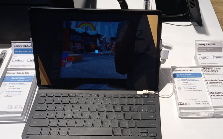 Zbiórka Na tablet/laptop i dodatki - zdjęcie główne