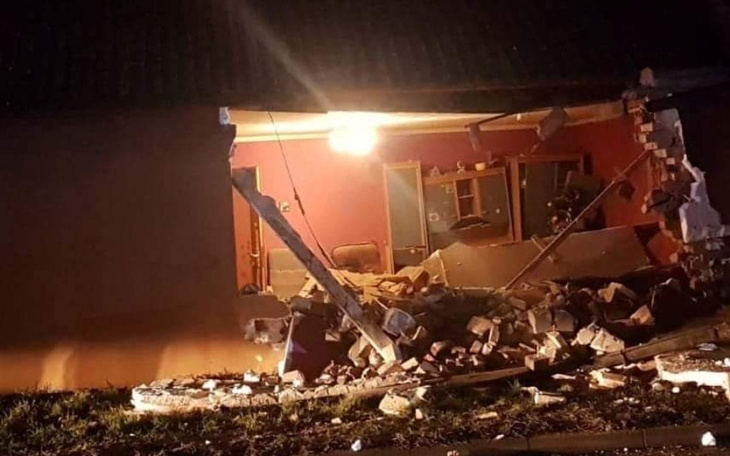 Zbiórka Pomoc po uderzeniu auta w dom. - zdjęcie główne