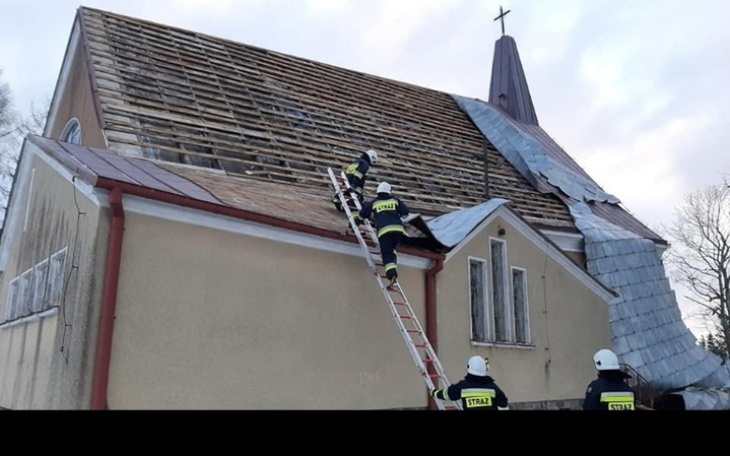 Zbiórka Dach kościoła św Anny w Smolnika - zdjęcie główne