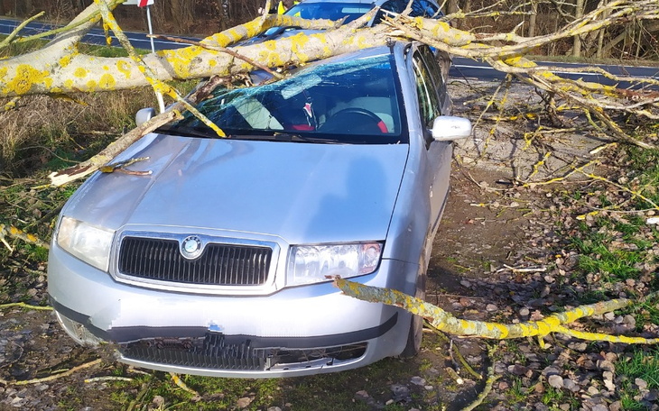 Zbiórka Autko zgniecione - zdjęcie główne