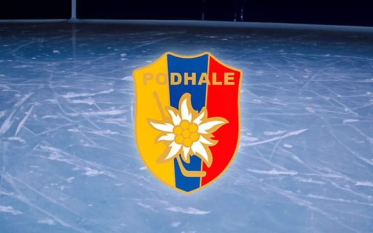 Herb drużyny hokejowej Podhale na lodowisku.