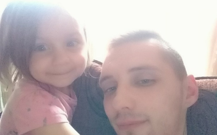 Zbiórka Ojciec sam wychowuje córkę potrz - zdjęcie główne