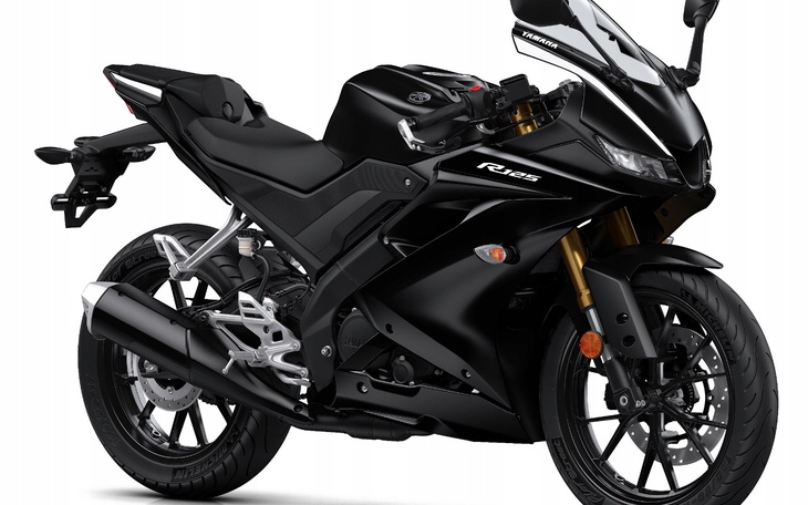 Nowoczesny motocykl sportowy w czarnym kolorze.