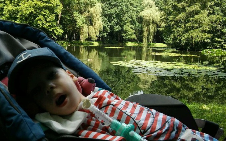 Zbiórka Sprzęt do AAC dla Mikołajka!!! - zdjęcie główne