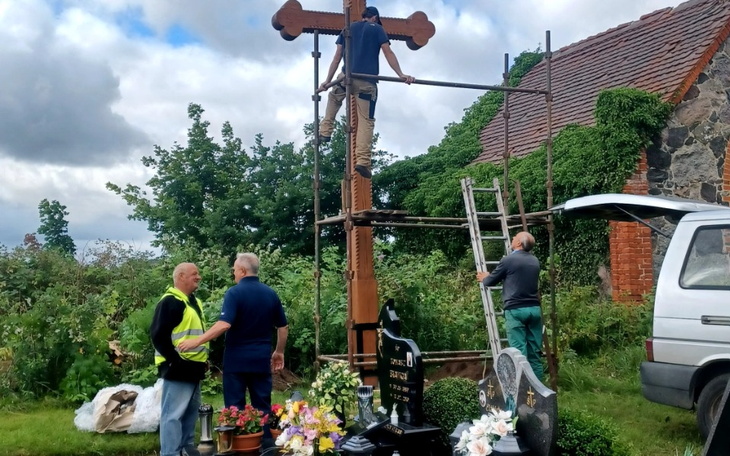 Zbiórka Cmentarz w Osiekach L.- studnia - zdjęcie główne
