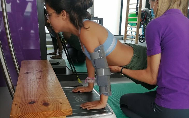 Zbiórka INTENSYWNA terapia ręki Klaudii - zdjęcie główne