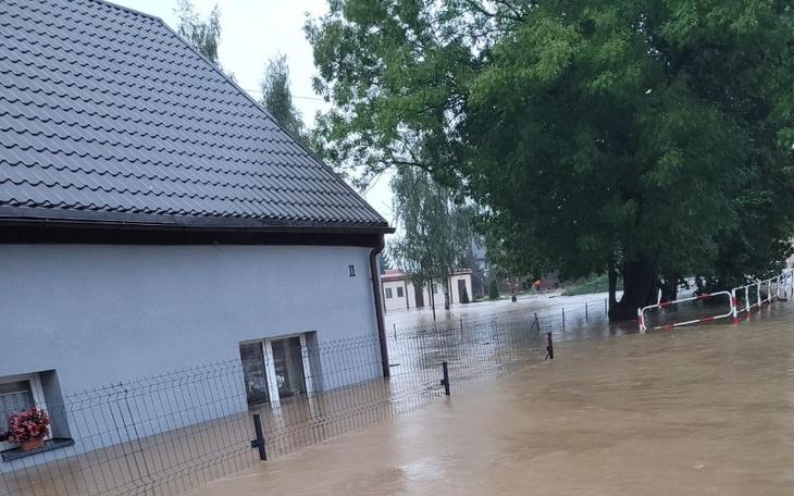 Zbiórka Pomoc koleżance po powodzi - zdjęcie główne