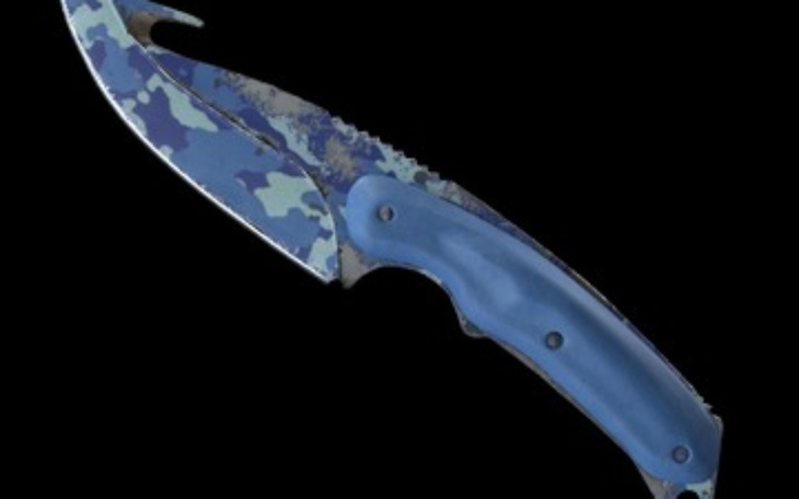 Nóż z niebieską rączką na czarnym tle.