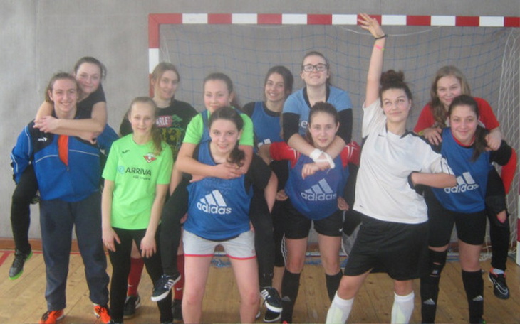 Zbiórka Stroje meczowe dla dziewczyn - zdjęcie główne