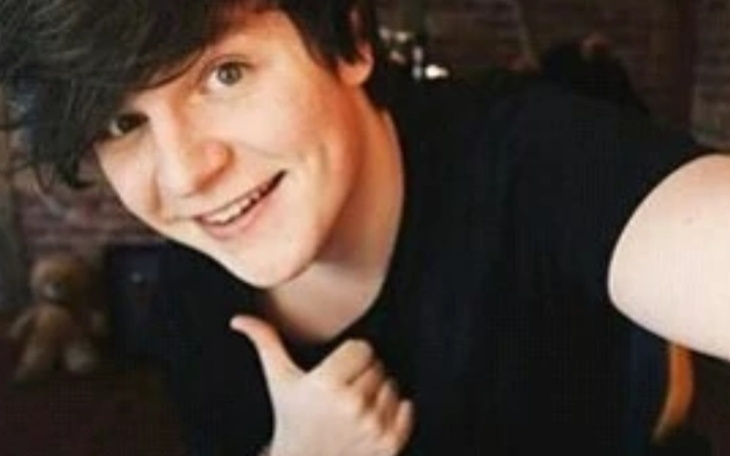 Zbiórka na among us - zdjęcie główne