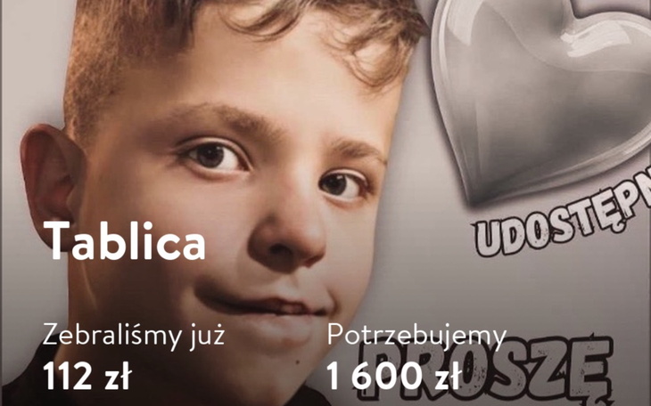 Tablica z informacjami o zbiórce funduszy dla potrzebującego.