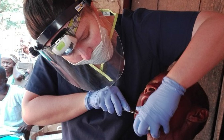 Zbiórka Dentysta w sercu Afryki - zdjęcie główne