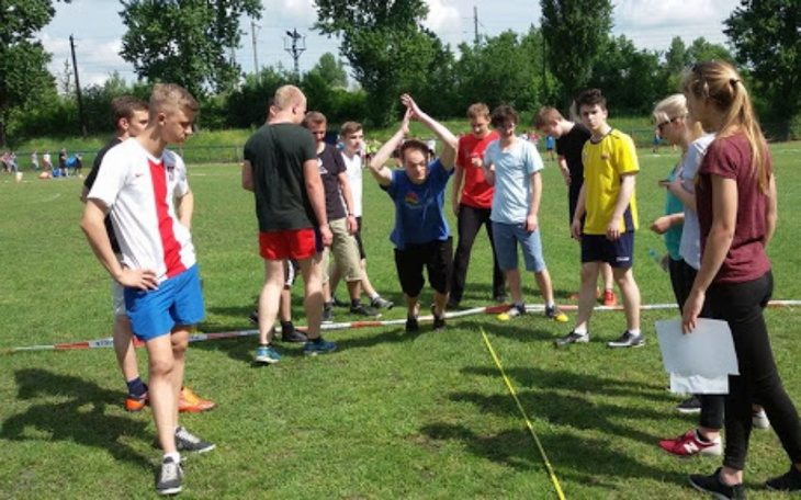 Zbiórka na zawody z pilki noznej - zdjęcie główne