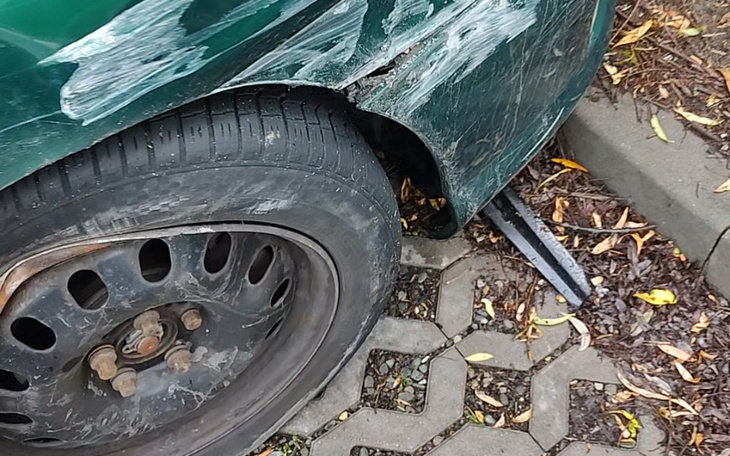 Zbiórka Naprawa samochodu - naiwność - zdjęcie główne