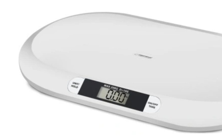 Nowoczesna waga elektroniczna z wyświetlaczem.