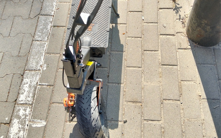 Skrzynka na kółkach, widok z góry.